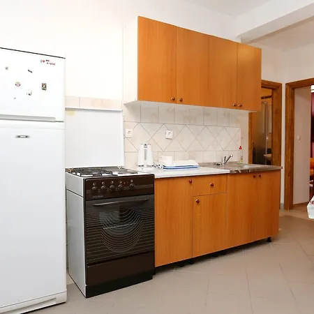 Apartment By The Sea Trpanj, Peljesac - 10107 *